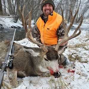 Meet your Posher, Travis